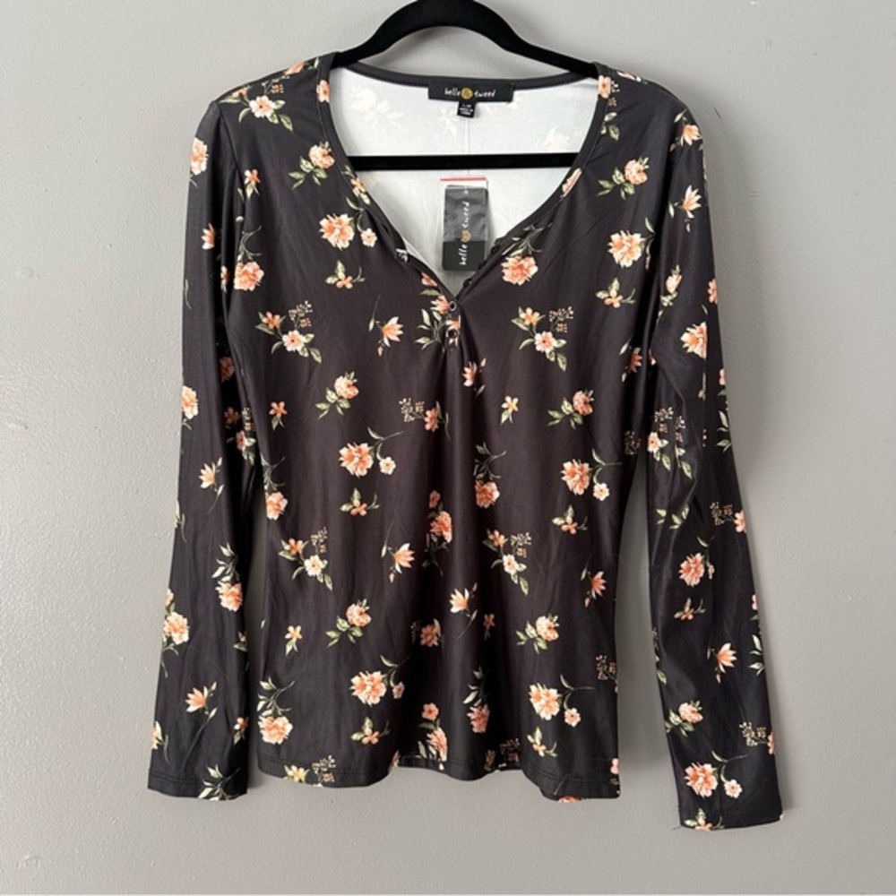 Belle Tweed 1/4 Button Down‎ V-Neck Top | Black + Floral